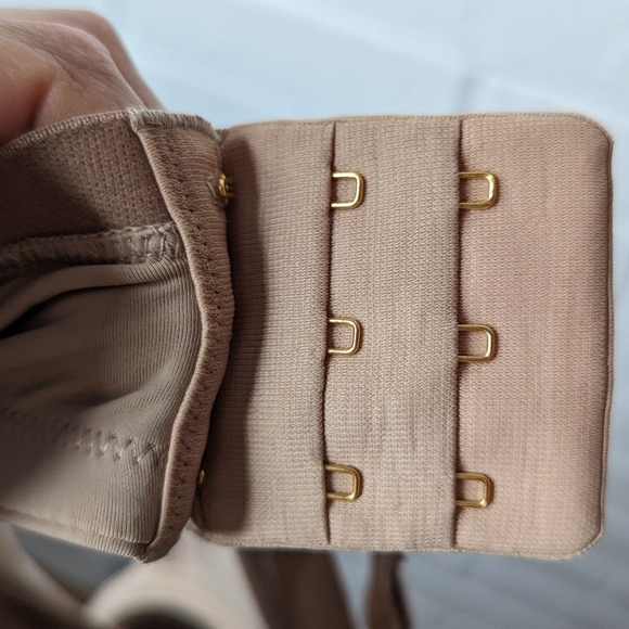 ThirdLove 24/7 Classic Contour Plunge Bra Tan Removable Padding Bra - Picture 5 of 6